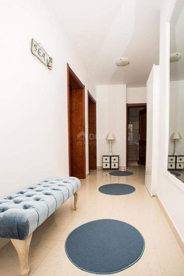 CRIKVENICA - luksuzna kuća s pet apartmana