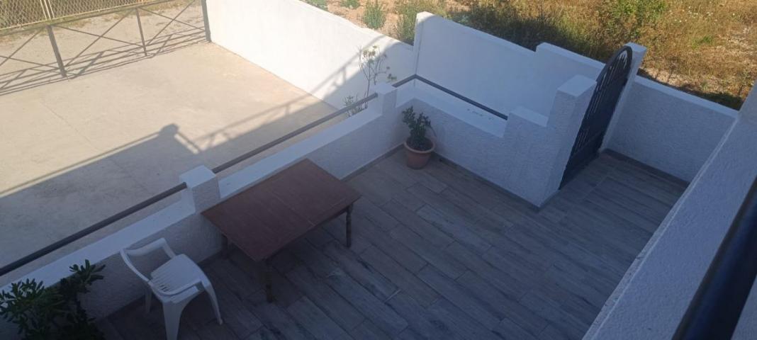 Spacious 4-Bedroom House with Rooftop Terrace in Sutomore