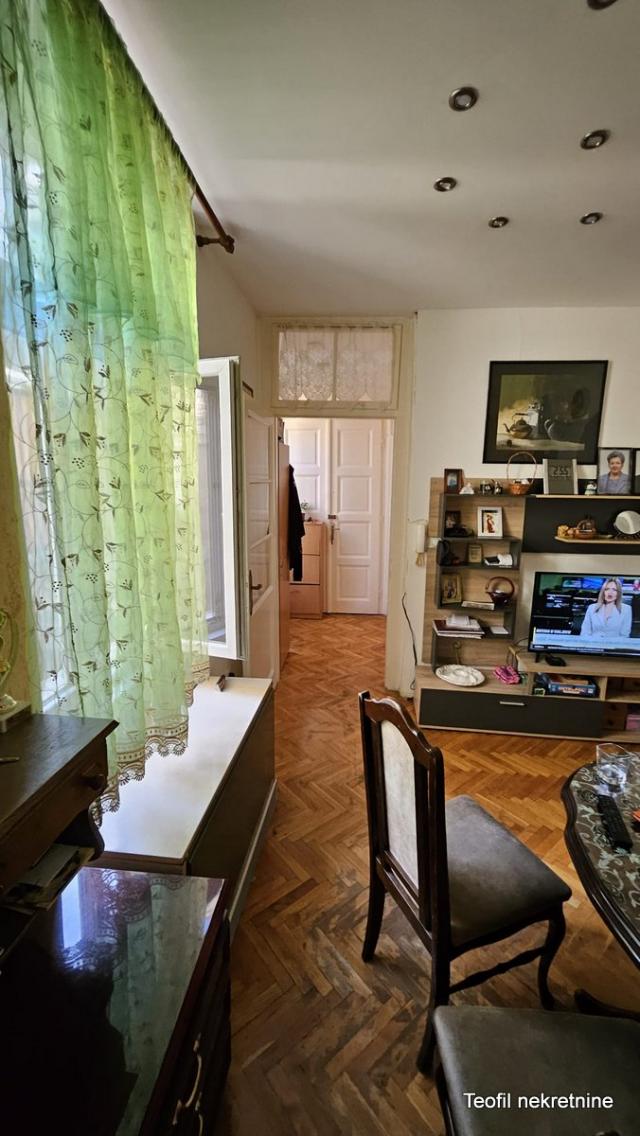 ZEMUN ZEMUN CENTAR 50m2 , 42 , 169900e