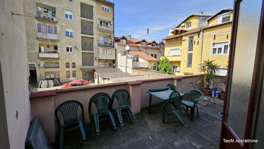 ZEMUN ZEMUN CENTAR 50m2 , 42 , 169900e