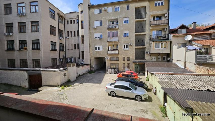 ZEMUN ZEMUN CENTAR 50m2 , 42 , 169900e