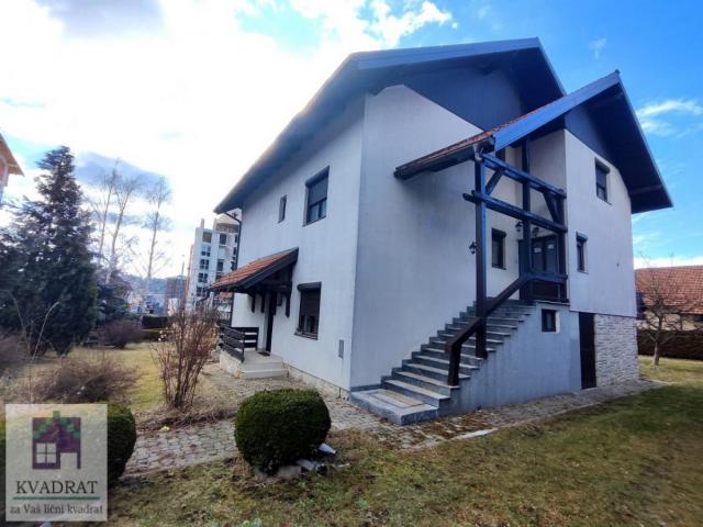 Kuća 423 m², 10 ari, Zlatibor – 520 000 € (ODLIČNA LOKACIJA)