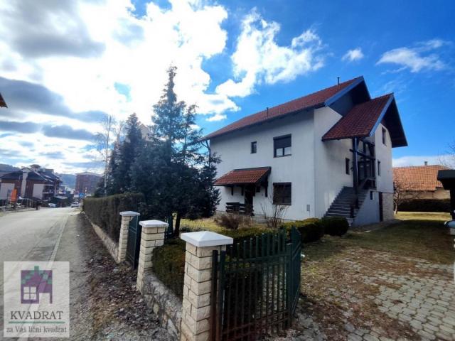 Kuća 423 m², 10 ari, Zlatibor – 520 000 € (ODLIČNA LOKACIJA)