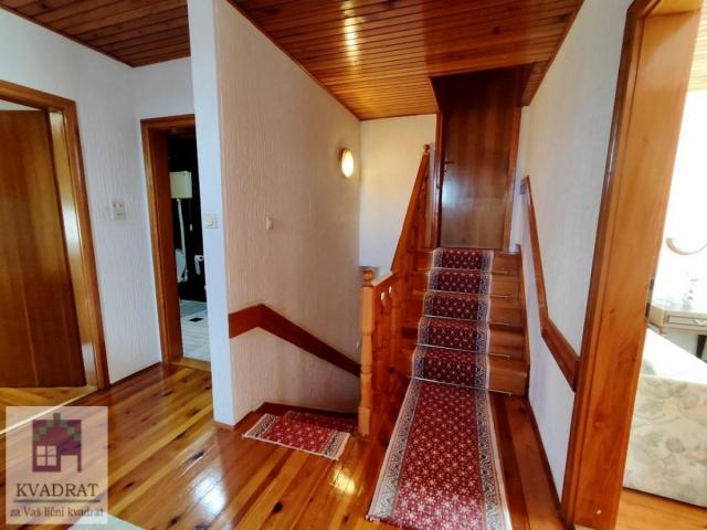 Kuća 423 m², 10 ari, Zlatibor – 520 000 € (ODLIČNA LOKACIJA)