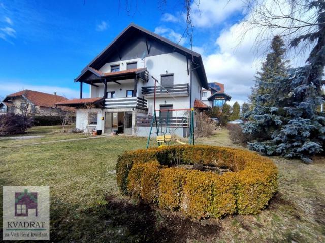 Kuća 423 m², 10 ari, Zlatibor – 520 000 € (ODLIČNA LOKACIJA)