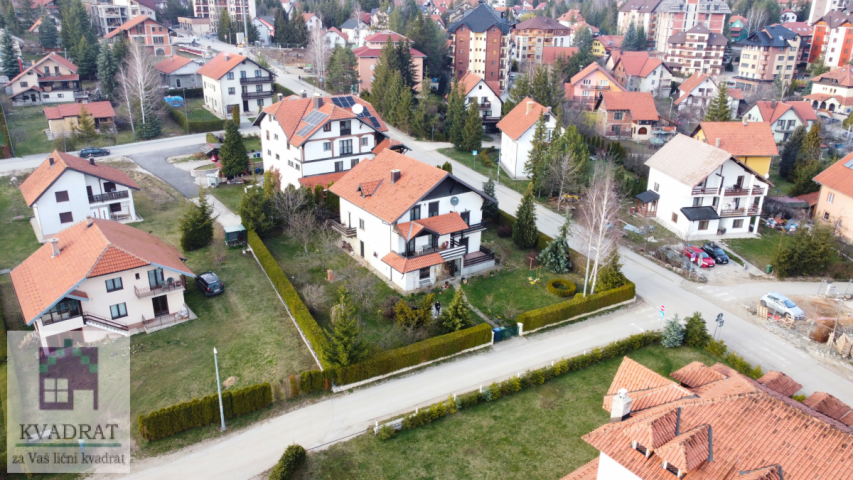 Kuća 423 m², 10 ari, Zlatibor – 520 000 € (ODLIČNA LOKACIJA)