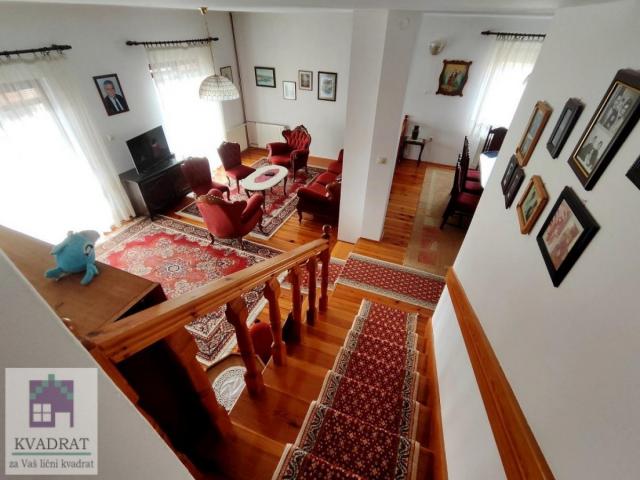 Kuća 423 m², 10 ari, Zlatibor – 520 000 € (ODLIČNA LOKACIJA)