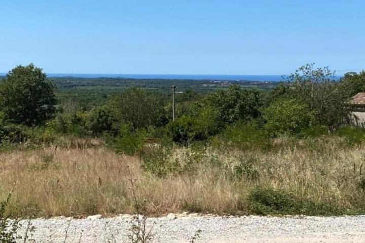 Istra, Višnjan - građevinsko zemljište 893 m2 sa predivnim pogledom na more