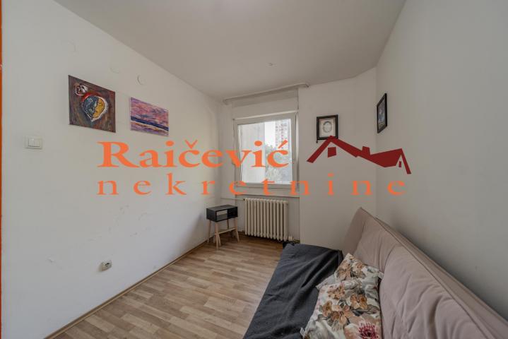 VOZDOVAC BANJICA 85m2 , T , 173000e