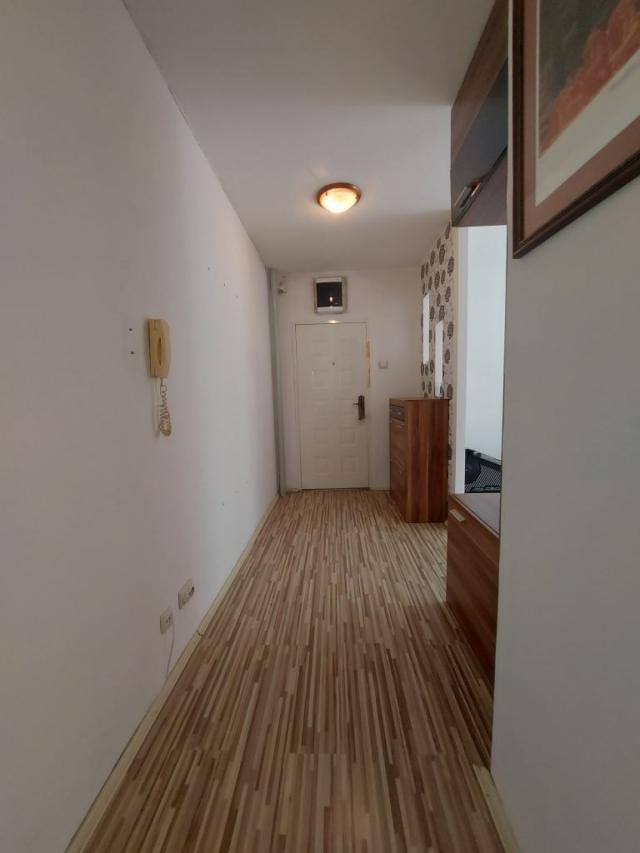 Zemun - Meandri - Zagorska, 2, 5 s, 71 m2, plus terasa 9 m2