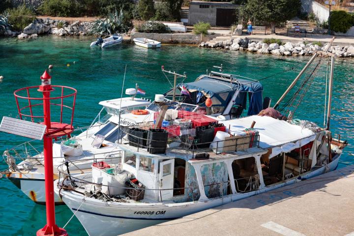 OTOK MOLAT - Investirajte u mediteranski san: ekskluzivna ponuda četiri kamene kuće na Molatu - Idea