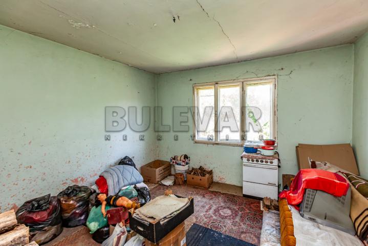 Kuća na Paliluli, 220 m2 na 8 ari placa