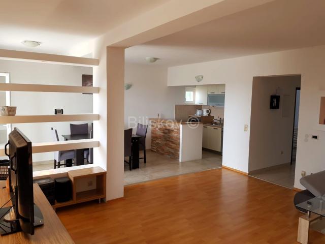 Rogoznica, samostojeća  kuća s apartmanima, prodaja