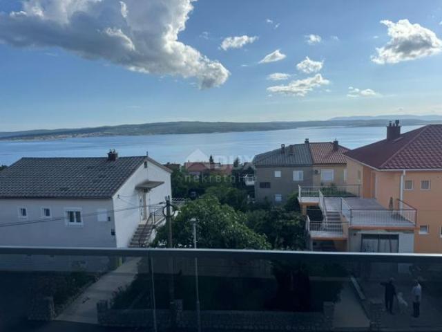 CRIKVENICA - 2 bedroom apartment with parking space and garden, 300 m from the sea