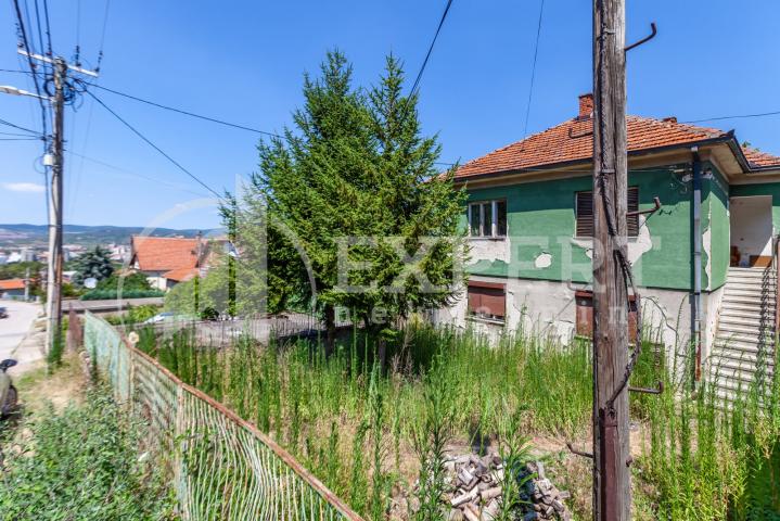 Kuća na Paliluli, 220 m2 na 8 ari placa