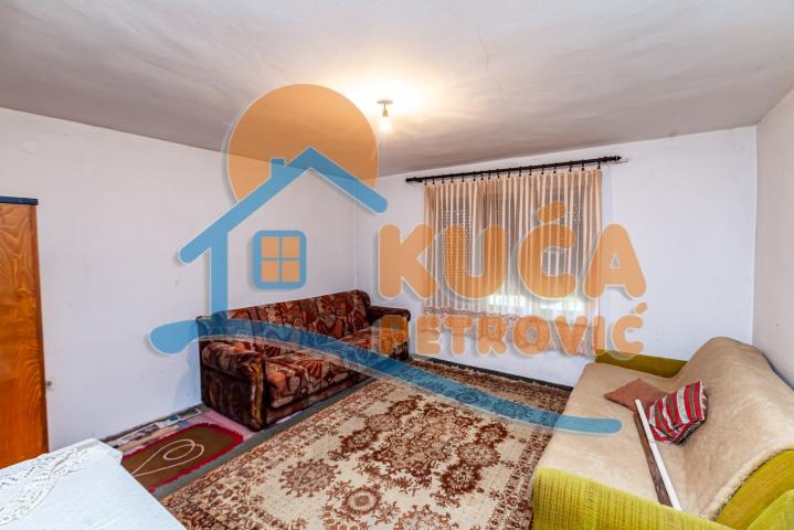 Kuća na Paliluli, 220 m2 na 8 ari placa