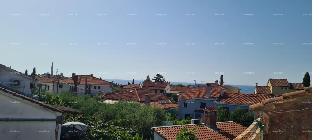 Haus Zum Verkauf steht ein freistehendes Haus zur Renovierung im Zentrum von Rovinj