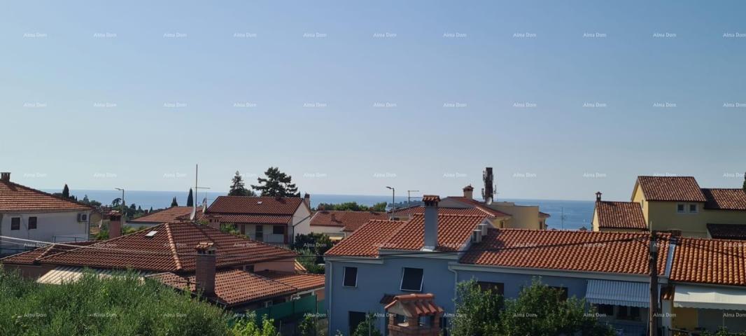 Haus Zum Verkauf steht ein freistehendes Haus zur Renovierung im Zentrum von Rovinj