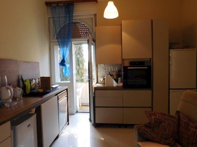 Flat Opatija - Centar, Opatija, 126,91m2