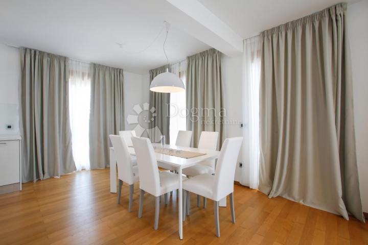 Apartman uz more 108m2