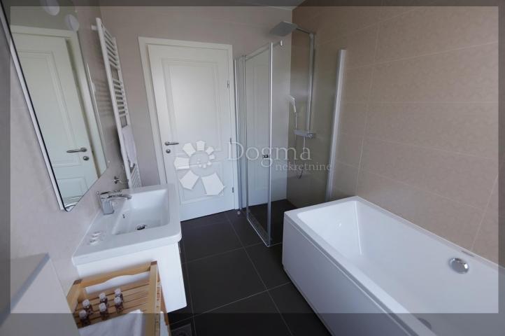 Apartman uz more 108m2