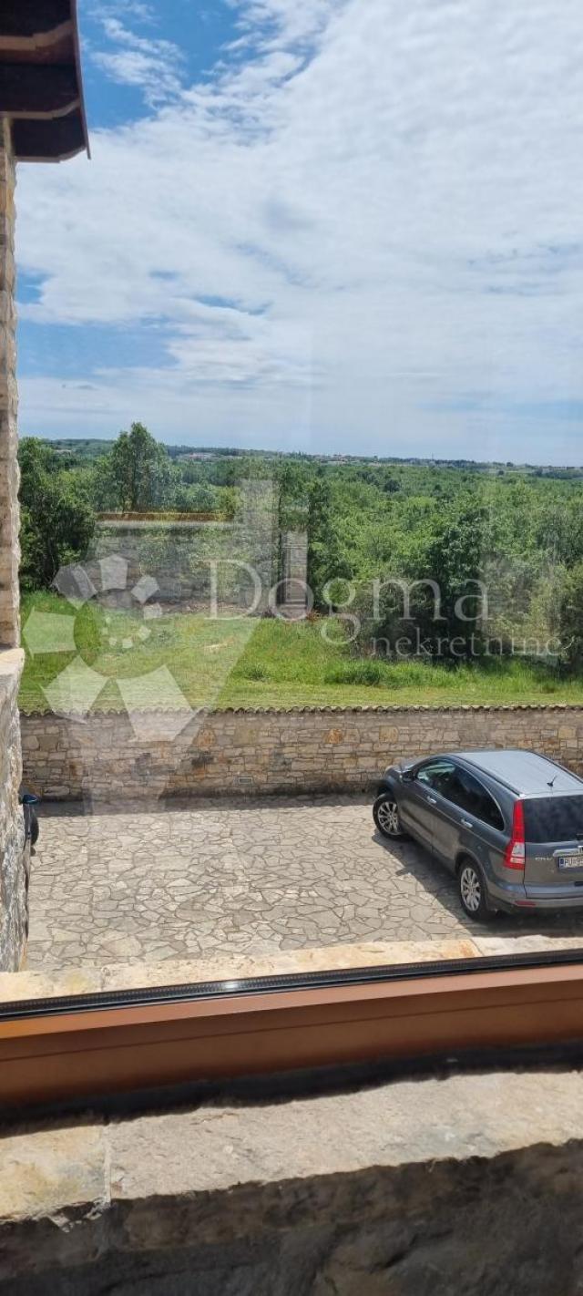 UHODANI POSAO VILA SA RESTORANOM 2 KM OD MORA