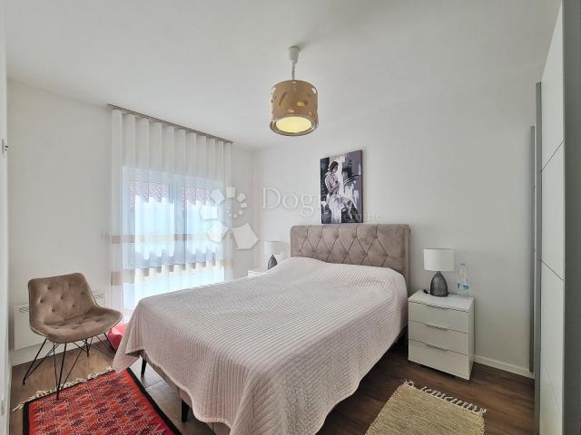 CRIKVENICA , PENTHOUSE 3S+DB, VELIKA GARAŽA