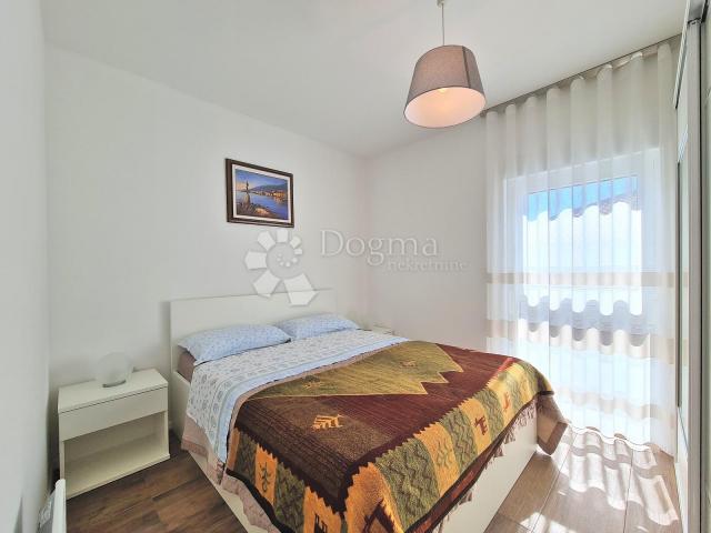 CRIKVENICA , PENTHOUSE 3S+DB, VELIKA GARAŽA