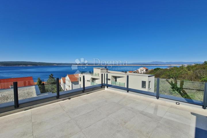 CRIKVENICA , PENTHOUSE 3S+DB, VELIKA GARAŽA