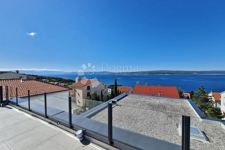 CRIKVENICA , PENTHOUSE 3S+DB, VELIKA GARAŽA