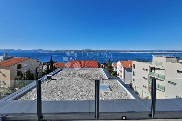 CRIKVENICA , PENTHOUSE 3S+DB, VELIKA GARAŽA