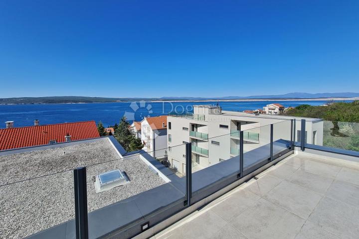 CRIKVENICA , PENTHOUSE 3S+DB, VELIKA GARAŽA