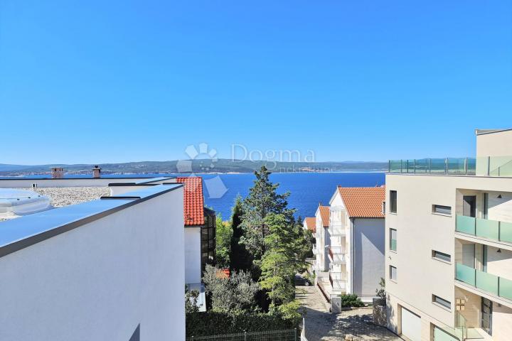 CRIKVENICA , PENTHOUSE 3S+DB, VELIKA GARAŽA