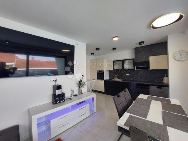 Apartment Njivice, Omišalj, 70m2