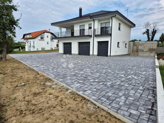 Business premise Donja Zelina, Sveti Ivan Zelina, 95m2