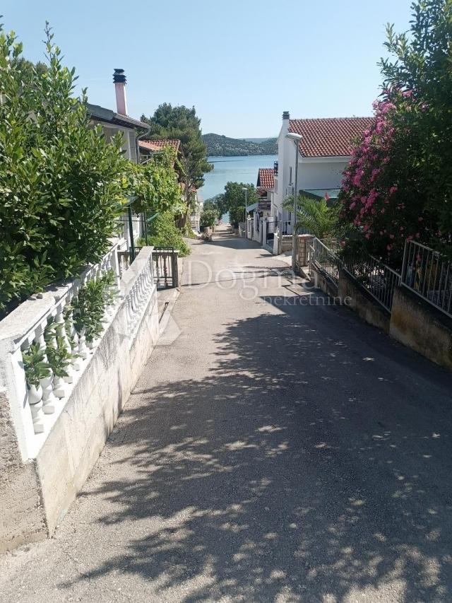 BILICE KUĆA 50 METARA OD PLAŽE 