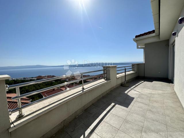 Penthouse sa panormaskim pogledom i bazenom Crikvenica 