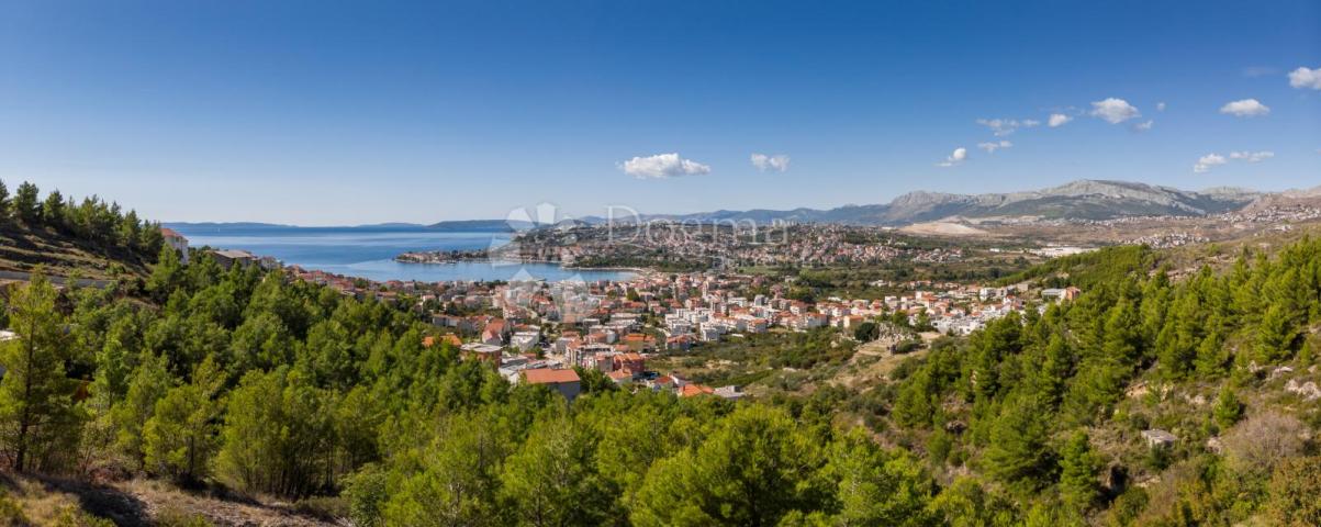 GORNJA PODSTRANA - IZUZETNO GRAĐEVINSKO ZEMLJIŠTE