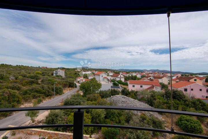 House Brodarica, Šibenik - Okolica, 375m2