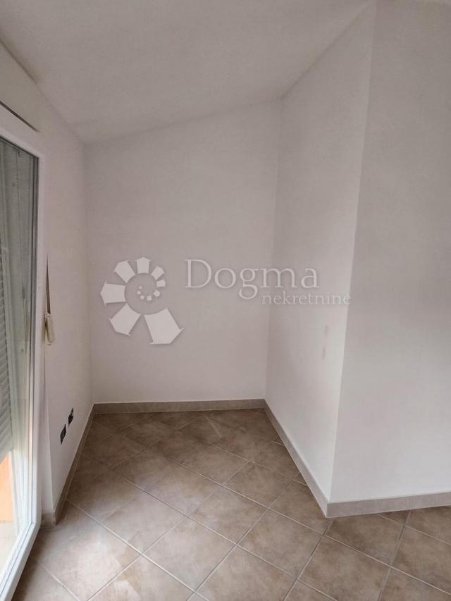 APARTMAN PRVI RED DO MORA, MARINA