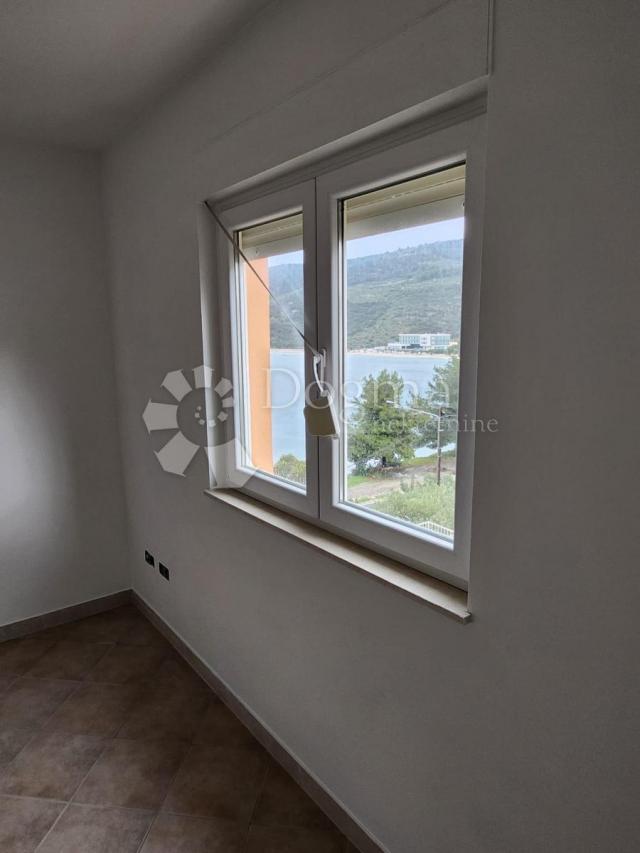 APARTMAN PRVI RED DO MORA, MARINA