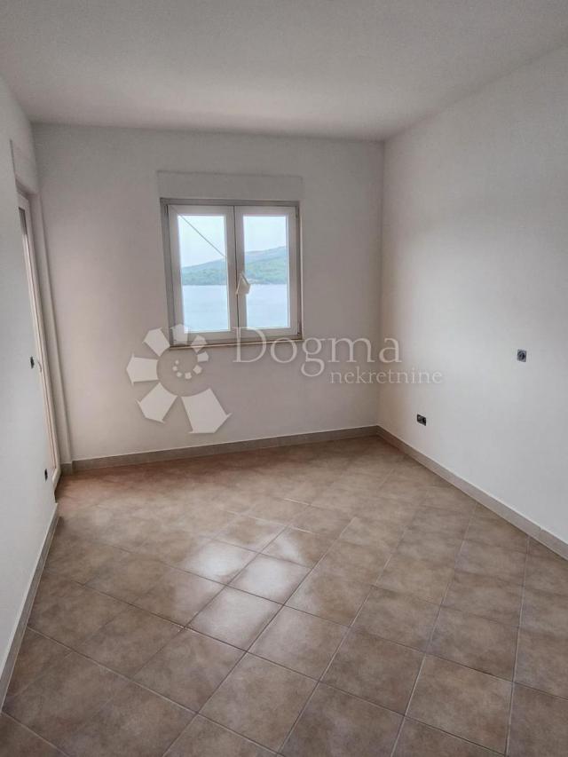 APARTMAN PRVI RED DO MORA, MARINA