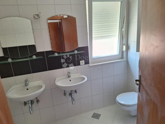 APARTMAN PRVI RED DO MORA, MARINA