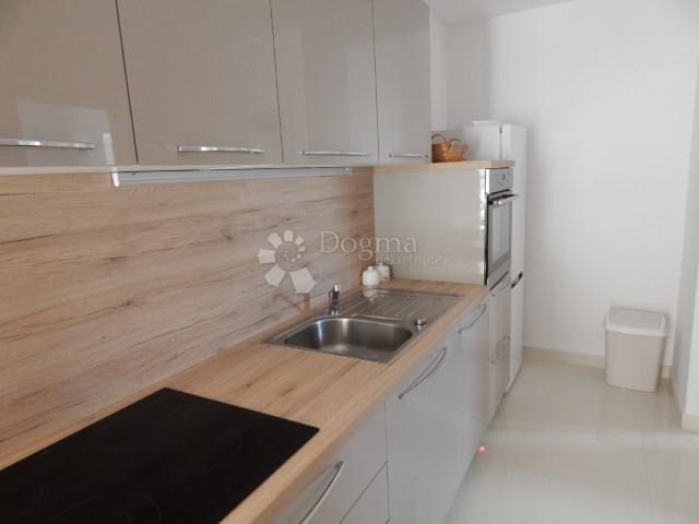 Apartman sa velikom okućnicom