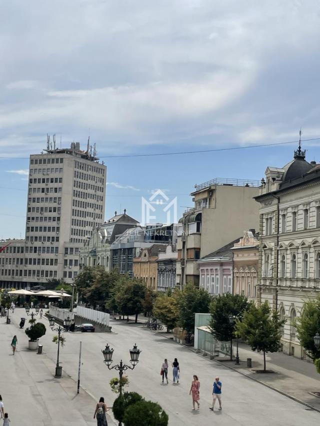 Lux, kompletno opremljen stan, pešačka zona