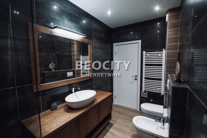 Vračar, Hram Svetog Save, Maksima Gorkog , 3. 0, 92m2, 1850EUR