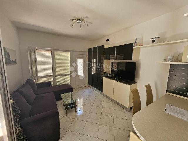 Flat Pješčana Uvala, Medulin, 85m2