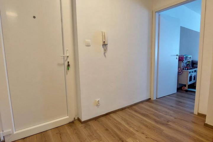 Istra, Pula, kompletno renoviran stan, NKP 72, 87 m2