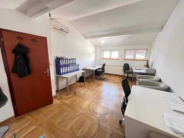 *Exclusive Location*-LUX Business Building, Zemun