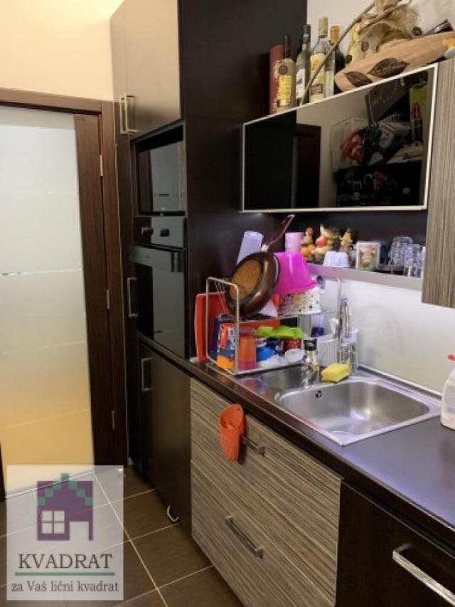 IZDAVANJE! Troiposoban stan 181 m², IV sprat, Obrenovac, centar – 800 €